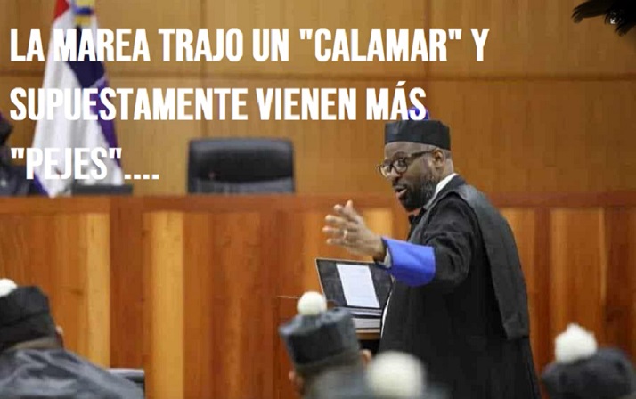 LA MAREA TRAJO UN CALAMAR Y DIZQUE «vienen más pejes cordos»