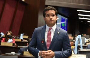 Omar Fernández se queja por fallas en los semáforos