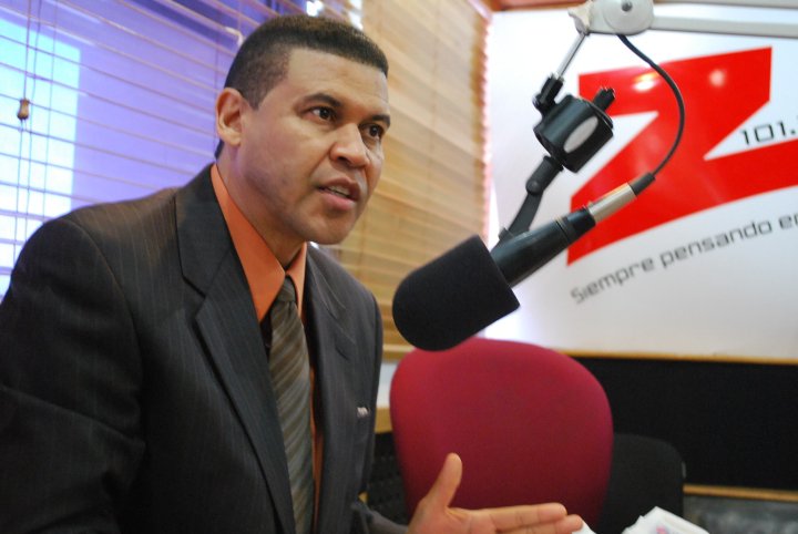 RICARDO NIEVES: La ridiculez de Felucho y la reelección de Danilo…