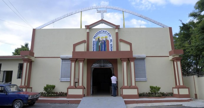 Roban y profanan iglesia en comunidad de Santiago