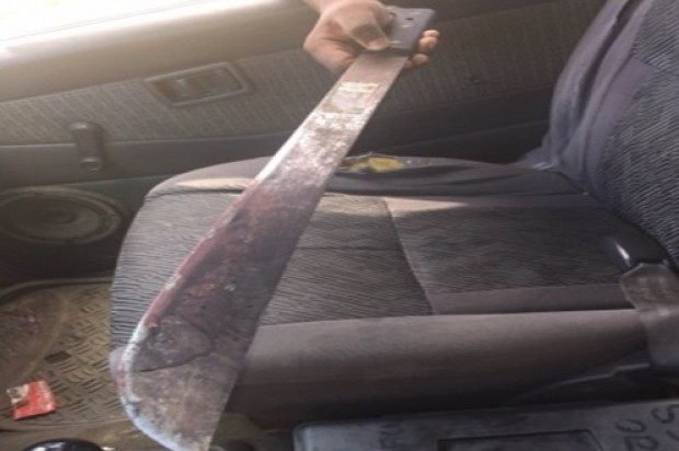MONSTRUOSO: Mujer haitiana quema hijo con un machete caliente en Montecristi