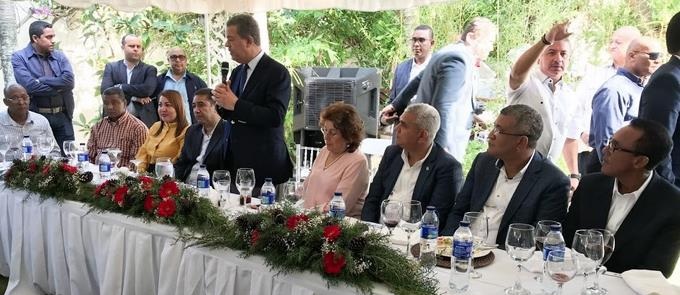 LEONEL FERNÁNDEZ «josiando sus votos» en Puerto Plata; promete transformaciones…